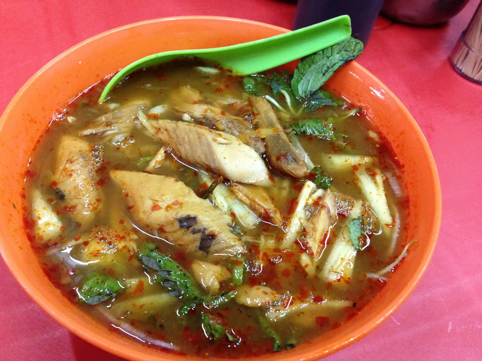 Schale Assam Laksa mit Fischbrühe