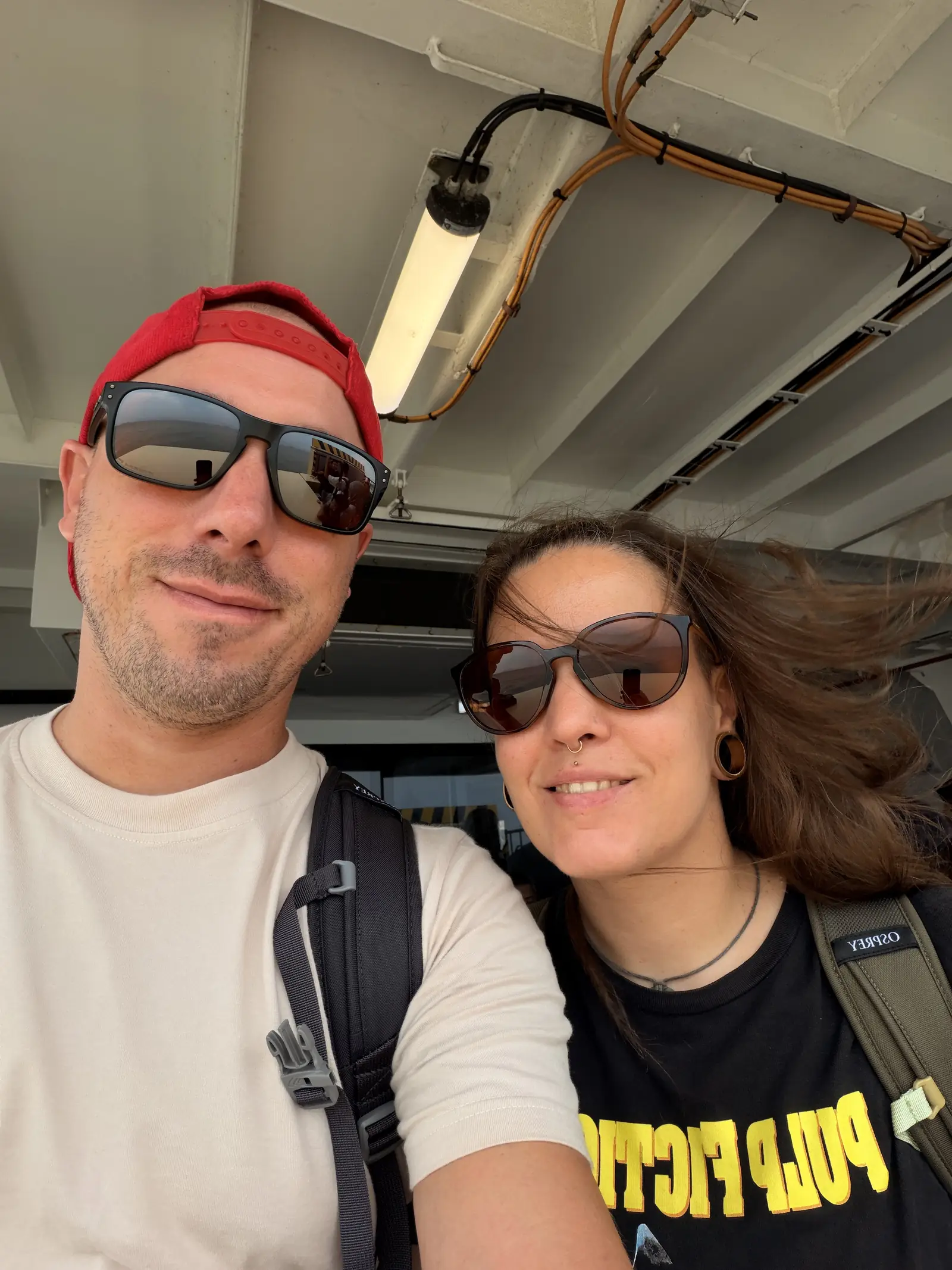 Fabienne und Marc auf der Fähre nach George Town