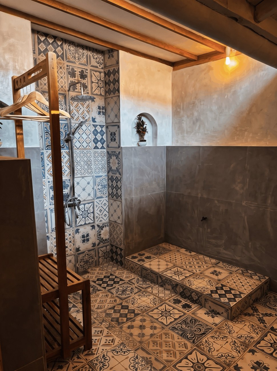 Badezimmer mit Fliesen im Segar Village, Gili Air