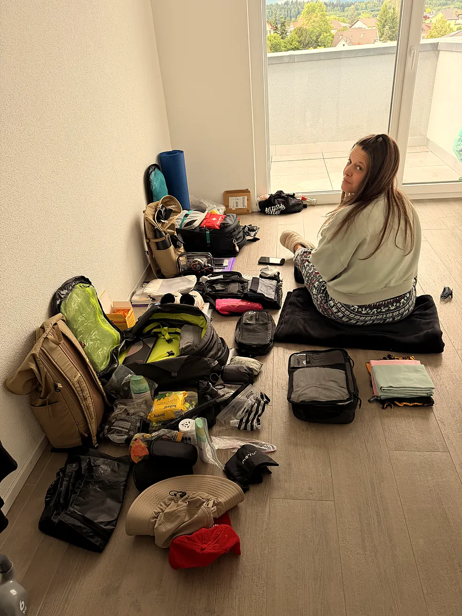 Fabienne packt für die Weltreise