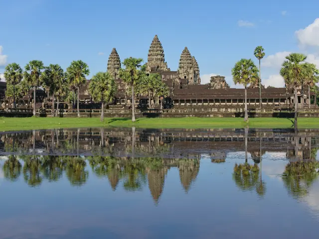 Angkor Wat mit Spiegelung im Wasser